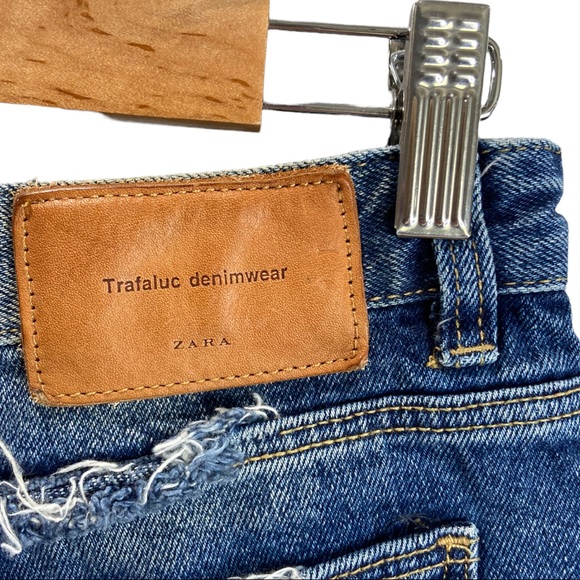Zara Trafaluc Denimwear High Rise Distressed Shorts, Size 6 - Picture 8 of 13